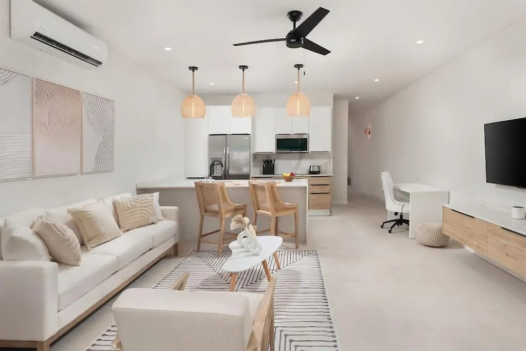 Porters 2 Bed Townhome Azzurro - Walk To Beach Saint James Barbados