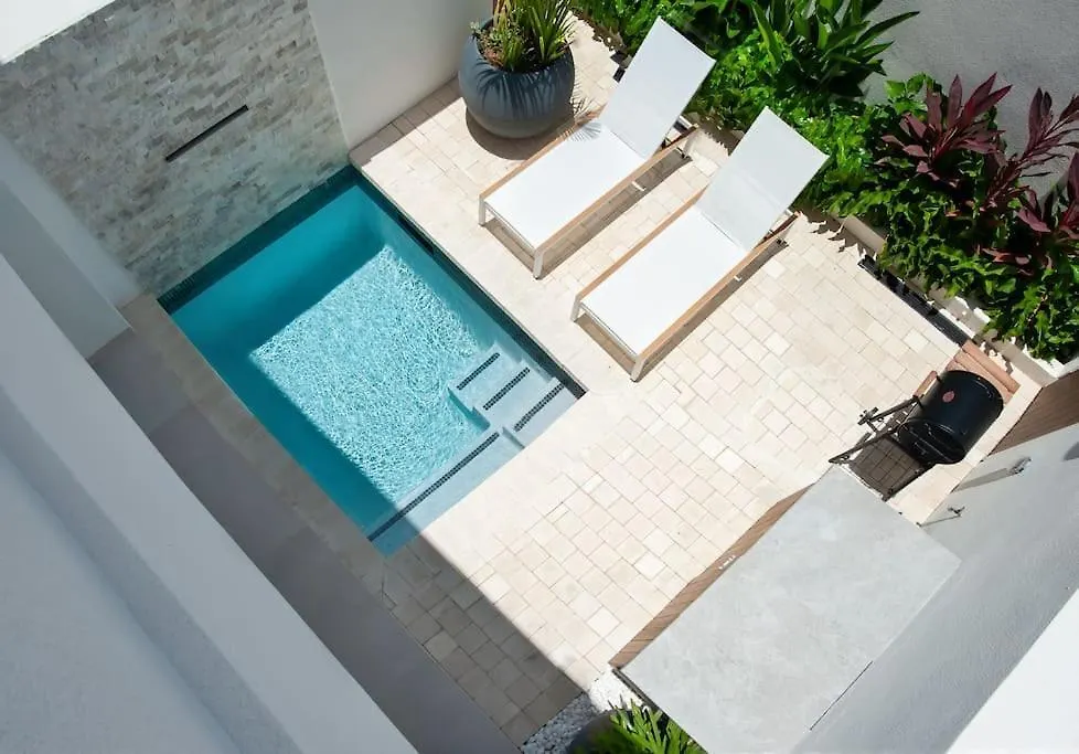 Porters 2 Bed Townhome Azzurro - Walk To Beach Saint James Villa