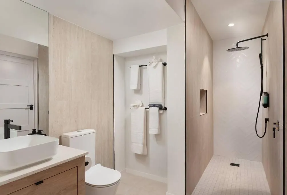 Porters 2 Bed Townhome Azzurro - Walk To Beach Saint James