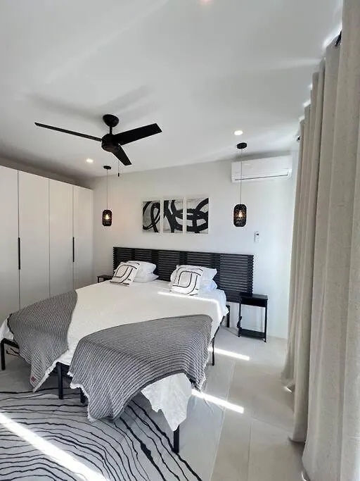 Villa Porters 2 Bed Townhome Azzurro - Walk To Beach Saint James Barbados